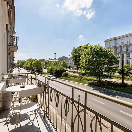 Modern Nest - In The Heart Of - Old Town - By Upstairs *